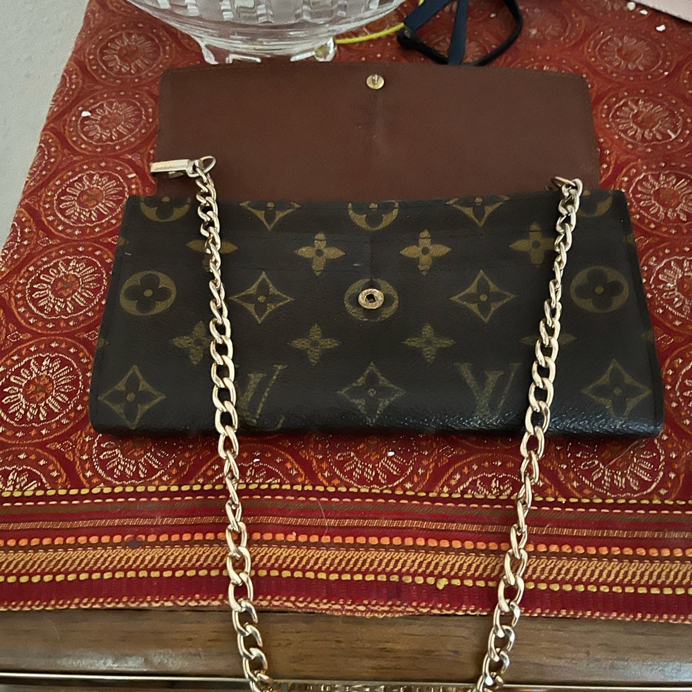 Louis Vuitton Wallet with chain